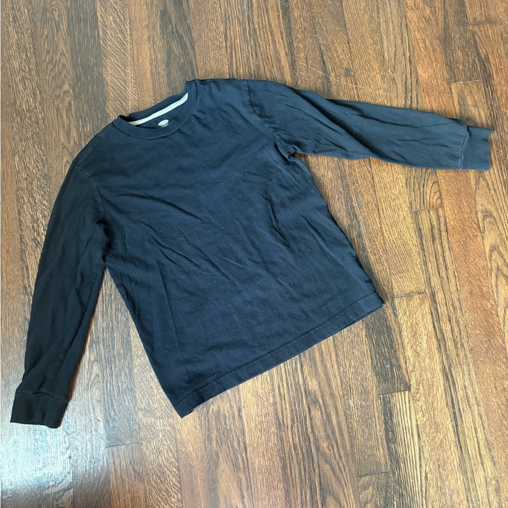 Old navy blue long sleeve black tee